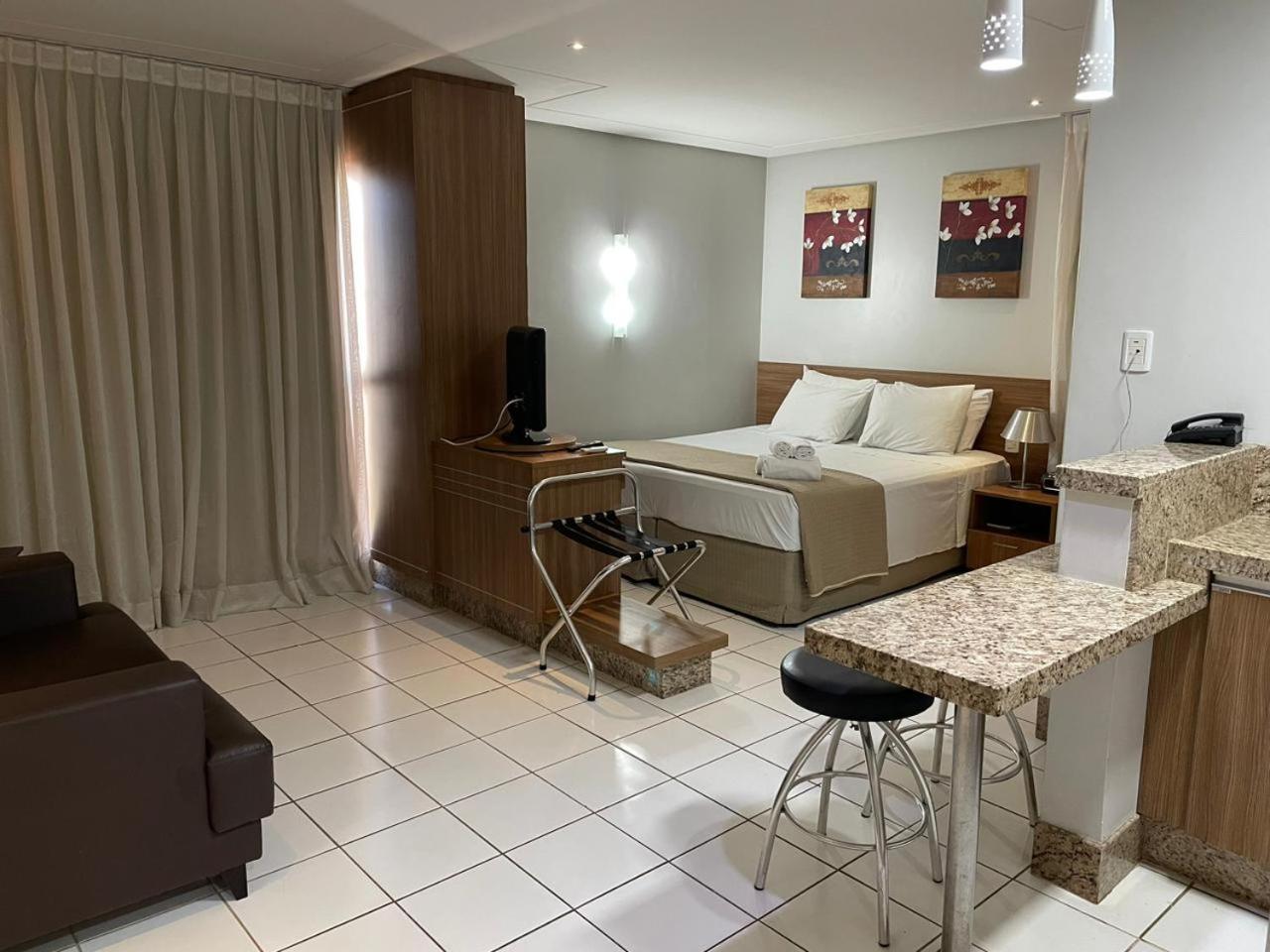Sun Square Suites Hotel By Lual Goiânia Buitenkant foto