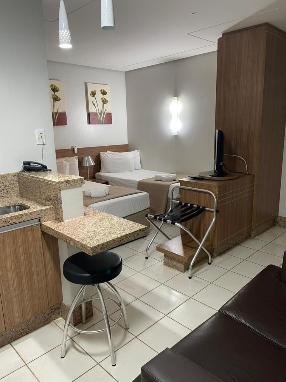 Sun Square Suites Hotel By Lual Goiânia Buitenkant foto